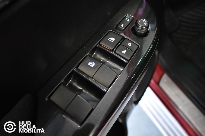 TOYOTA Hilux 2.8 D 4WD 4 porte Double Cab Lounge